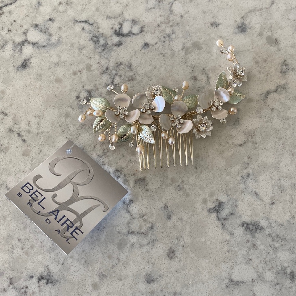 Beautiful bridal hair comb
